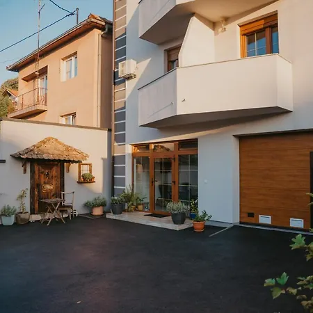 Almira Apartamento *